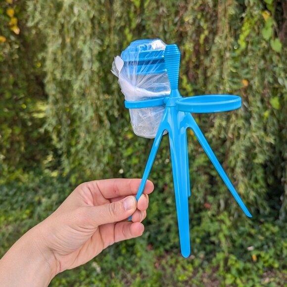 Brand New! TUPPERWARE Turquoise aqua Millionaire Line Salt and Pepper set - Picture 3 of 8